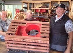 Craypot Jarrah/Metal Base